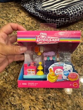 Barbieland Shopping Center